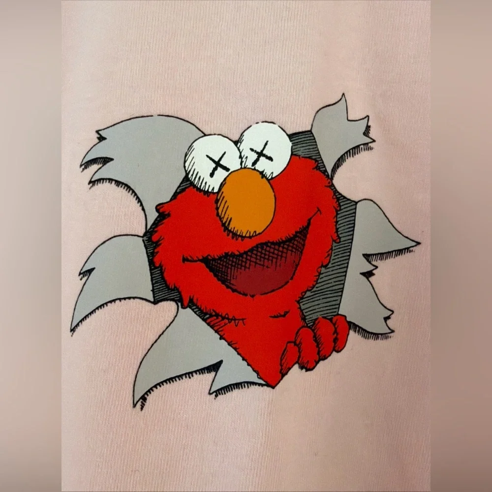 KAWS x UNIQLO Sesame Street PINK ELMO T -SHIRT Size MEDIUM NEW NWT RARE! - Picture 6 of 9